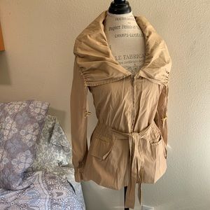 Arden B light jacket